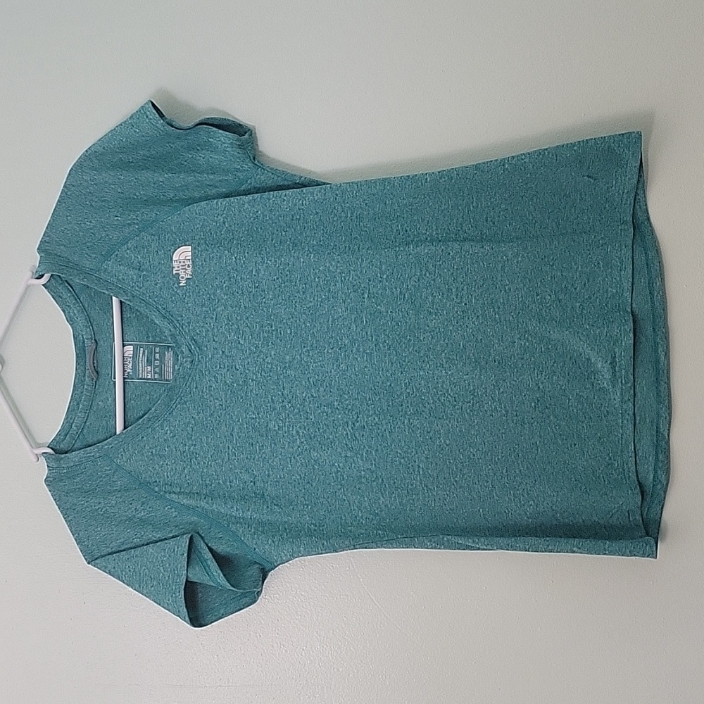 North Face T-shirt Size Medium